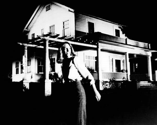 Cadılar Bayramı 1978 Jamie Lee Curtis Haddenfield Doyle evinin dışında 5x7 fotoğraf